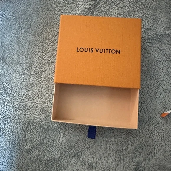 Louis Vuitton accessories box - Picture 6 of 6